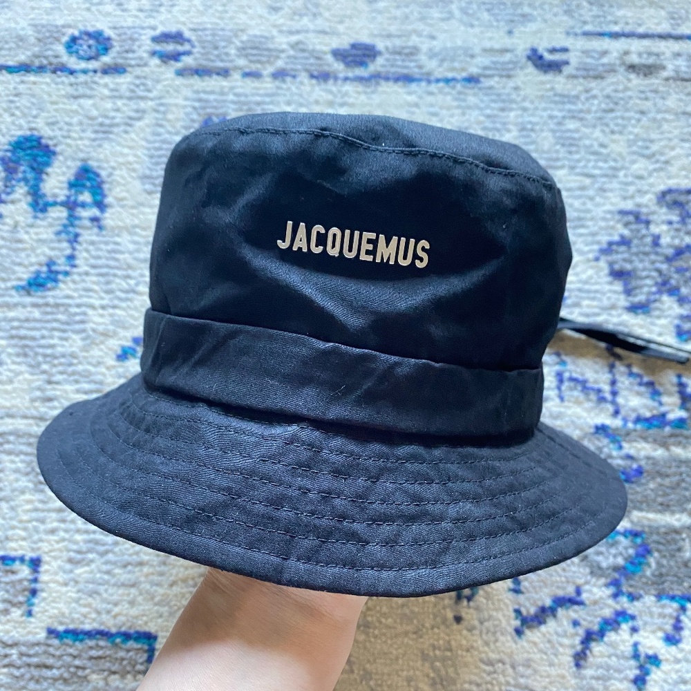 JACQUEMUS "Le Bob Gadgo" bucket hat